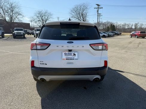 Used 2022 Ford Escape SE image 6