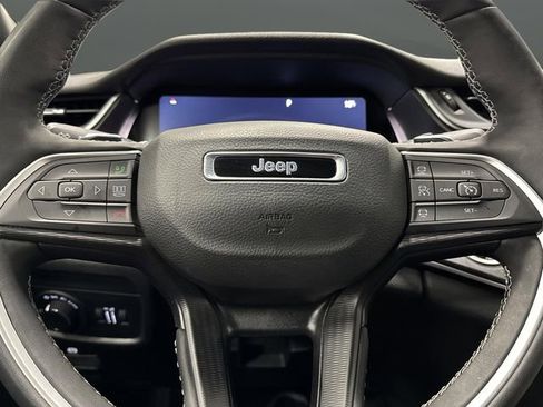 Used 2024 Jeep Grand Cherokee Altitude image 17