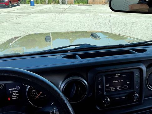 Used 2020 Jeep Gladiator Sport AWD/4WD image 13