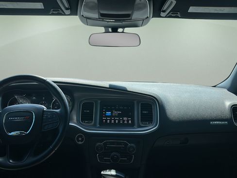 Used 2020 Dodge Charger SXT RWD image 9