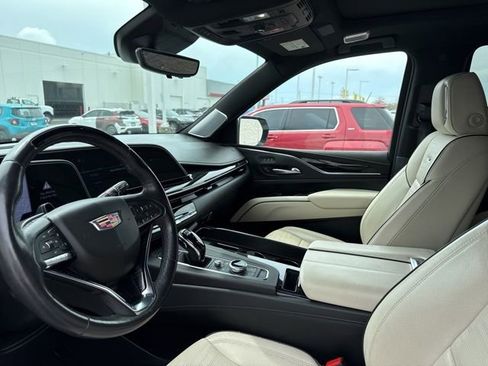 Used 2021 Cadillac Escalade Sport w/ Driver Assist Tech Package AWD/4WD image 13