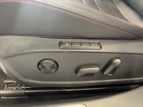 Used 2023 Volkswagen Jetta GLI Autobahn image 19