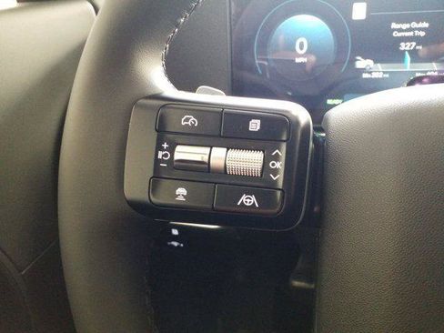 New 2026 Hyundai Ioniq 9 SE image 5