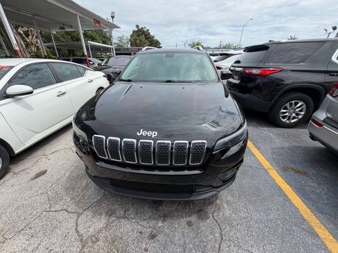 Used 2019 Jeep Cherokee Latitude w/ Popular Appearance Group FWD image 7