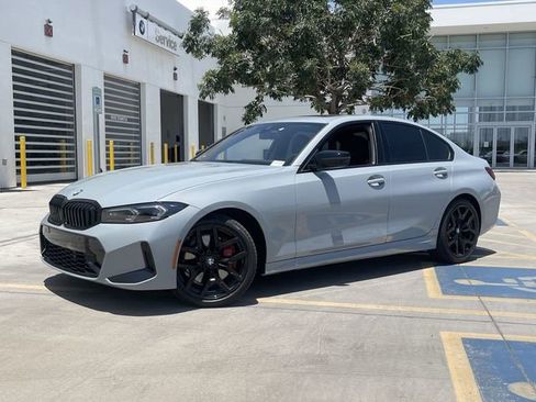 Used 2025 BMW 330i Sedan w/ M Sport Package image 2