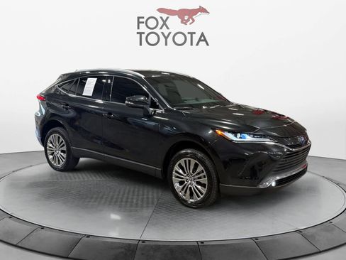 Used 2024 Toyota Venza XLE AWD/4WD image 8