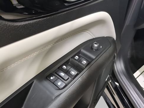 Used 2024 Jeep Compass Limited w/ Elite Group AWD/4WD image 21