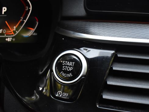 Used 2022 BMW 530i xDrive w/ M Sport Package image 32