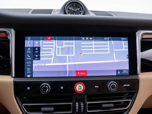 New 2026 Porsche Macan image 23