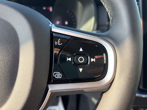 New 2026 Volvo XC90 B6 Plus w/ Protection Package Premier AWD/4WD image 24