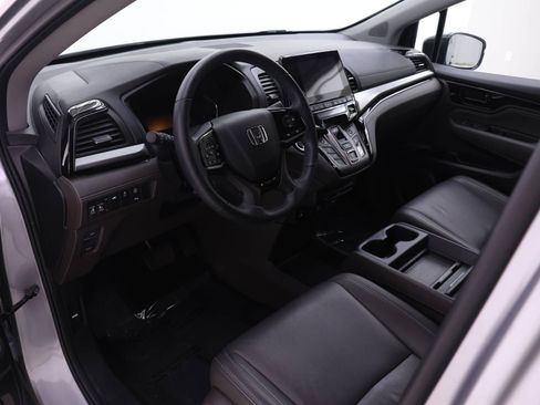 Used 2023 Honda Odyssey Touring image 3
