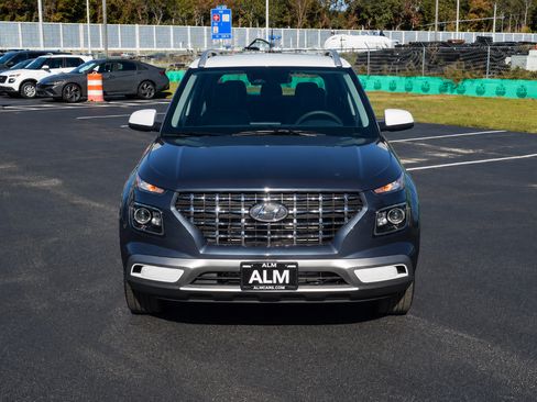 New 2026 Hyundai Venue SEL FWD image 2