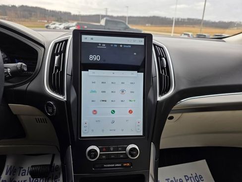 Used 2022 Ford Edge Titanium image 17