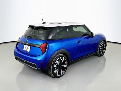 Certified 2025 MINI Cooper S image 5