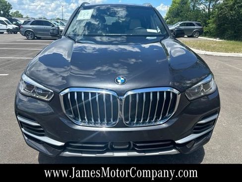 Used 2022 BMW X5 xDrive40i w/ Executive Package AWD/4WD image 2