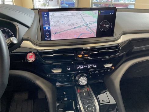 Certified 2025 Acura MDX w/ Technology Package image 16