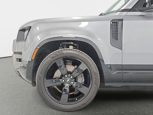 Used 2024 Land Rover Defender 110 X-Dynamic SE AWD/4WD image 10
