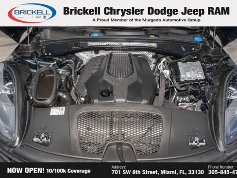 Used 2024 Porsche Macan image 35