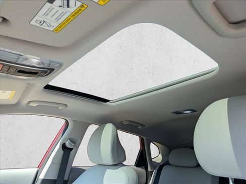 Used 2024 Hyundai Kona Limited FWD image 18
