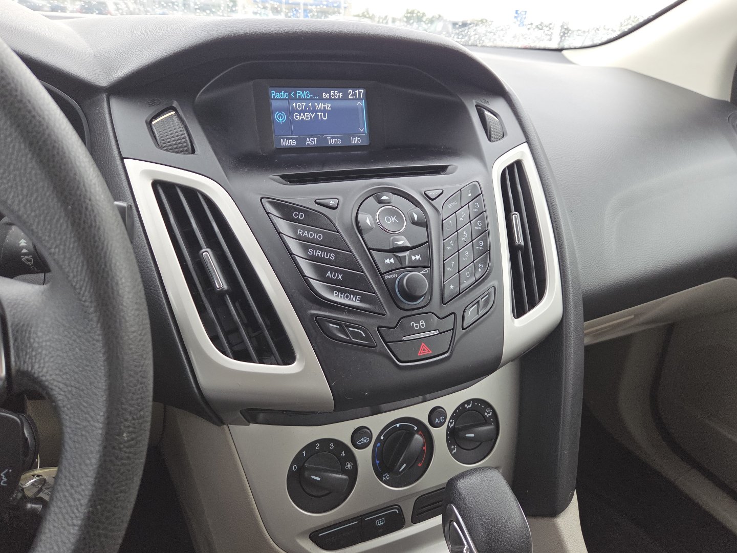 Used 2012 Ford Focus SE FWD image 24