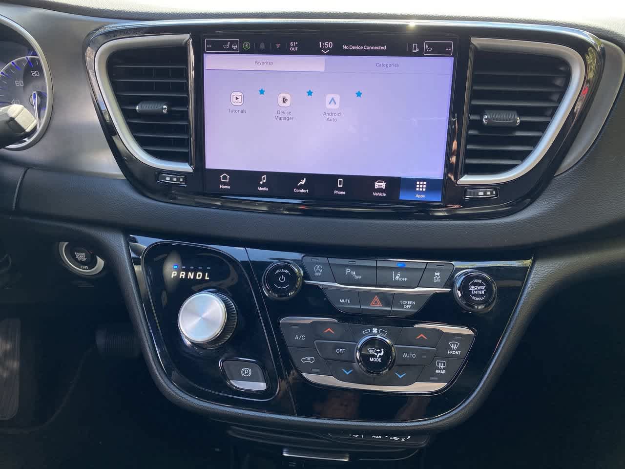 Used 2025 Chrysler Pacifica Select FWD image 24
