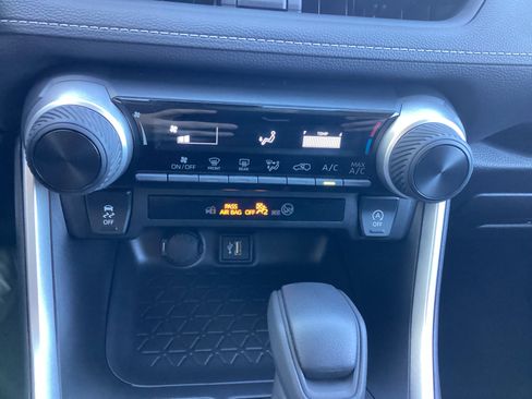 Certified 2025 Toyota RAV4 LE image 37