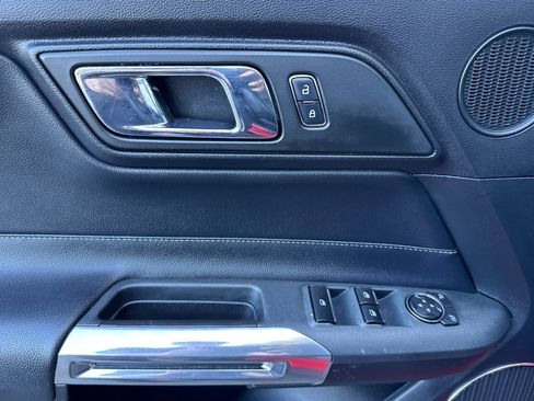 Used 2017 Ford Mustang Premium image 11