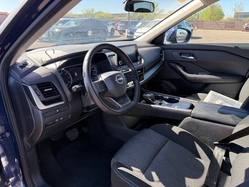Certified 2025 Nissan Rogue SV FWD image 12