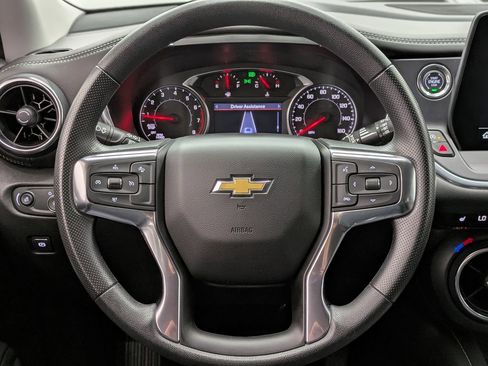 Used 2025 Chevrolet Blazer LT AWD/4WD image 19