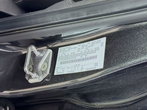 Used 2017 Ford Escape SE w/ Equipment Group 201A image 29