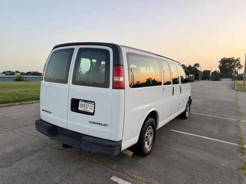 Used 2004 Chevrolet Express 1500 Passenger RWD image 6