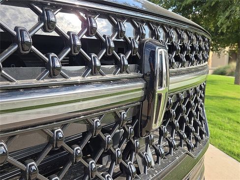 New 2025 Lincoln Navigator L Reserve w/ Jet Appearance Package image 8