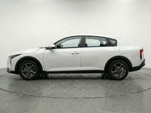 Used 2025 Kia K4 FWD image 5