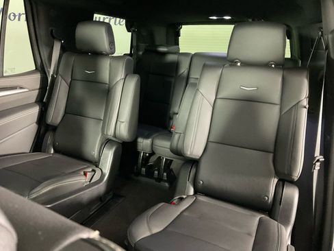 Used 2025 Cadillac Escalade Luxury image 16
