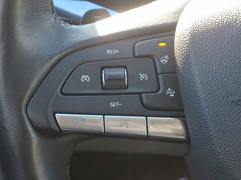 Certified 2022 Cadillac XT4 Luxury w/ Cold Weather Package image 21