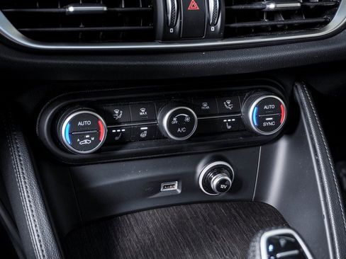 Used 2020 Alfa Romeo Stelvio Ti w/ Nero Edizione image 24