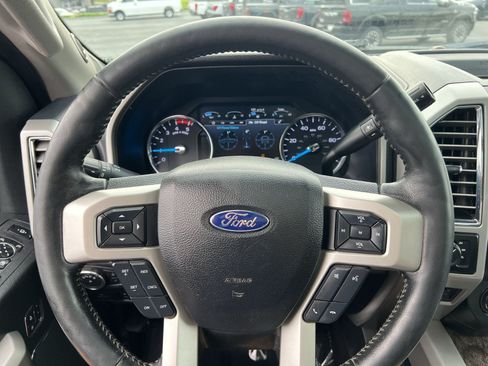 Used 2017 Ford F250 Lariat w/ Lariat Ultimate Package AWD/4WD image 16