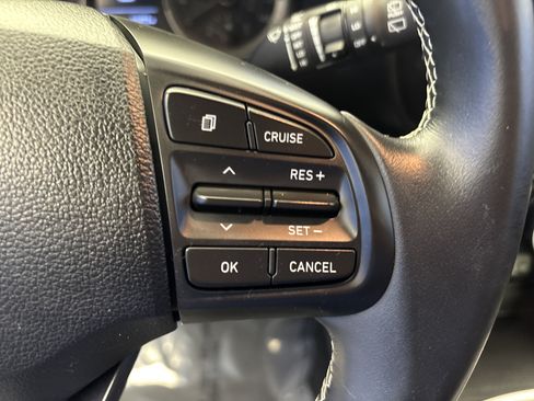 Used 2022 Hyundai Venue Limited FWD image 15