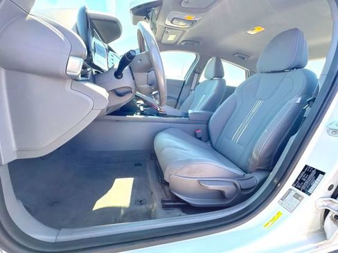 Used 2021 Hyundai Elantra SEL w/ Convenience Package FWD image 18