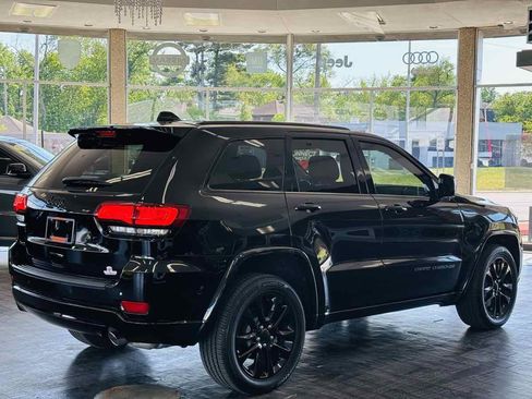 Used 2021 Jeep Grand Cherokee Laredo X AWD/4WD image 7