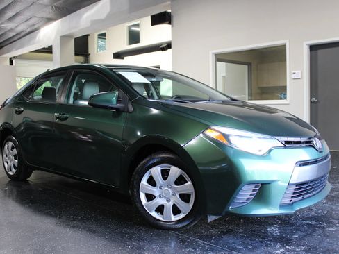 Used 2016 Toyota Corolla LE FWD image 30