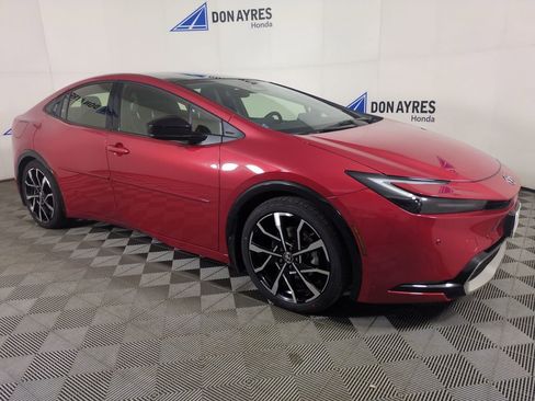 Used 2024 Toyota Prius Prime FWD image 10