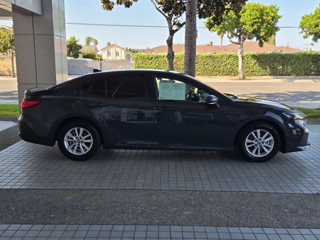 Used 2025 Toyota Camry LE w/ Convenience Package FWD image 4