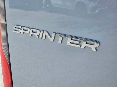 Used 2025 Mercedes-Benz Sprinter 2500 image 16