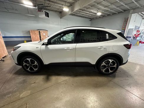 New 2025 Ford Escape ST-Line Select w/ Tech Pack #2 AWD/4WD image 5