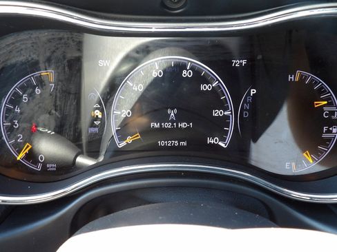 Used 2019 Jeep Grand Cherokee Altitude image 17