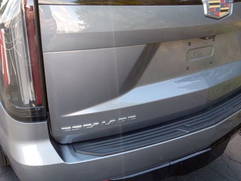 Used 2022 Cadillac Escalade Sport w/ Touring Package image 8