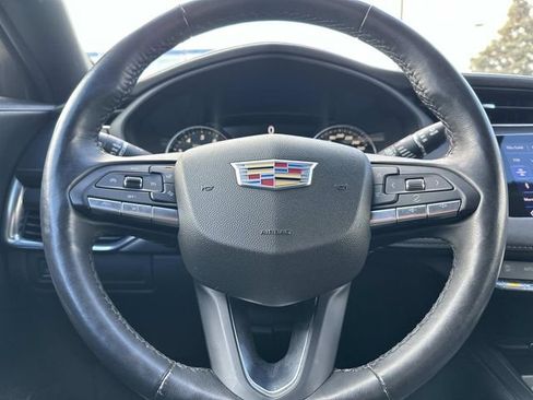 Used 2022 Cadillac XT4 Luxury w/ Trailering Package AWD/4WD image 19