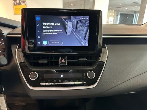 Used 2025 Toyota Corolla LE image 17