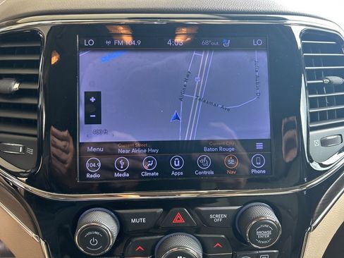 Used 2019 Jeep Grand Cherokee Overland RWD image 18